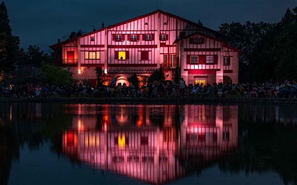 Villa Arnaga feu d'artifice 13 juillet Cambo-les-Bains Pays basque 